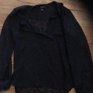 Woman’s shirt light weight size small great shape